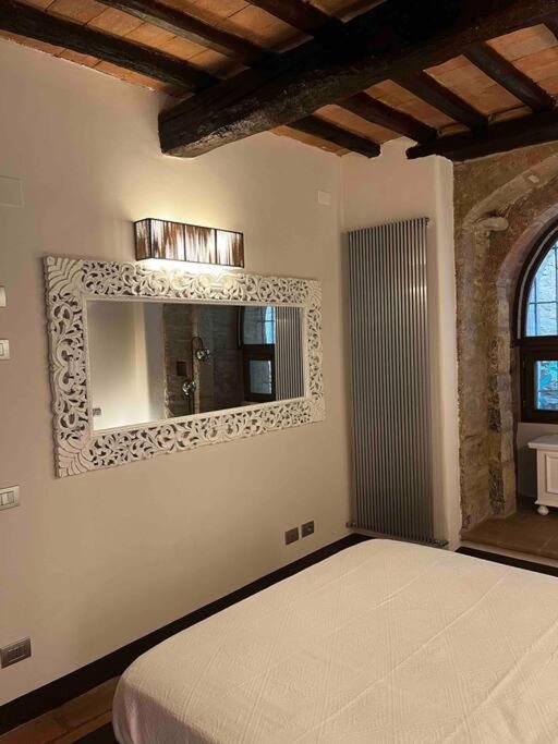 Medieval Tower In Umbria With Swimming Pool Montelagello Exterior photo