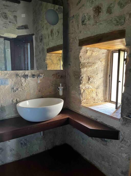 Medieval Tower In Umbria With Swimming Pool Montelagello Exterior photo