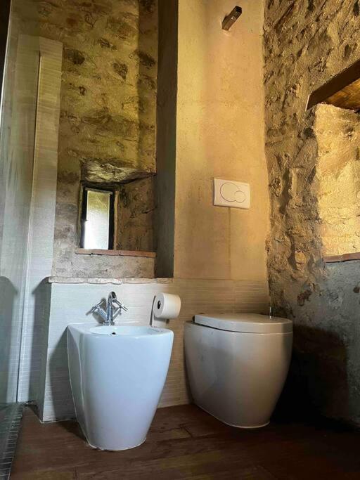 Medieval Tower In Umbria With Swimming Pool Montelagello Exterior photo